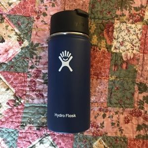 SOLD ❌ Navy blue Hydroflask